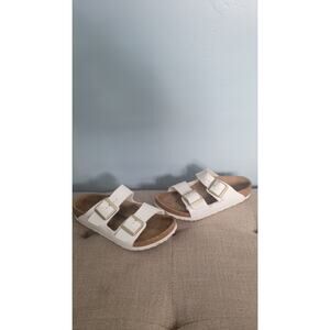 Birkenstock Arizona White Patent Leather Sandals with Gold Buckles Youth Sz 2.5